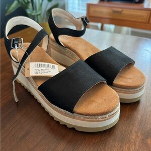Toms Women Black Platform Sandals 9.5